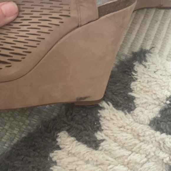 Vince Camuto Wedges - Picture 3 of 4
